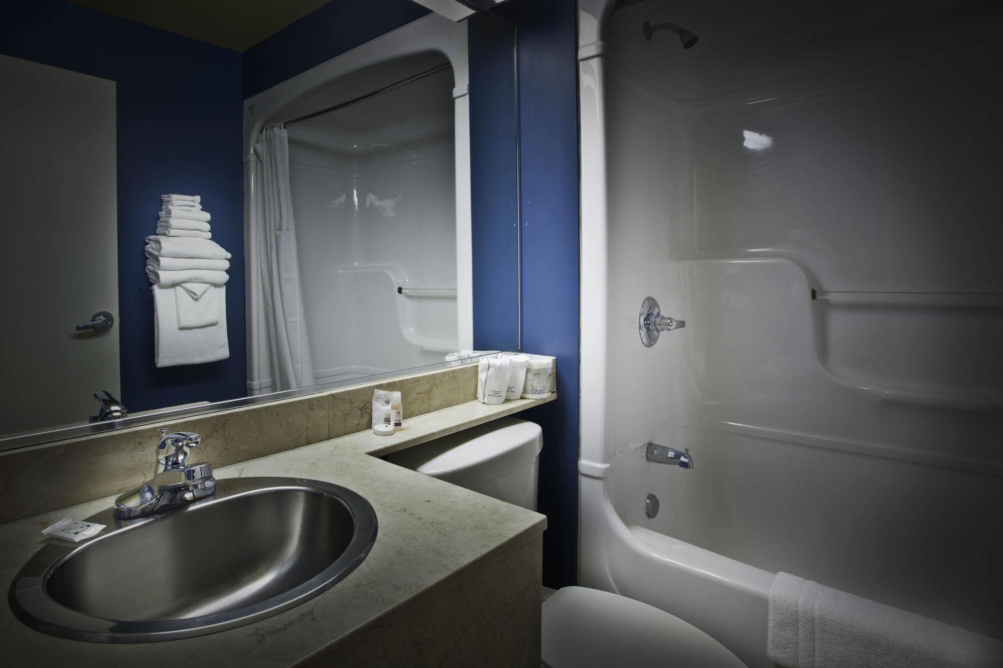 Repotel Aeroport Quebec ภายนอก รูปภาพ